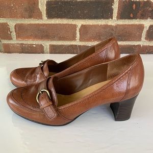 Naturalizer leather slip on shoes